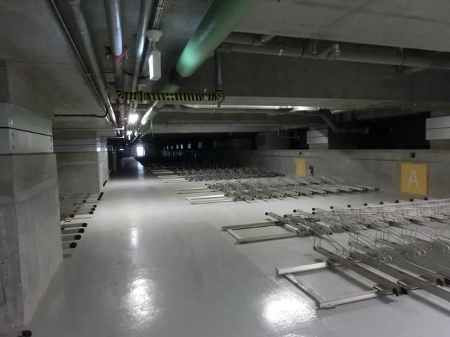 駐車場　★駐輪場は建物内で安心です★