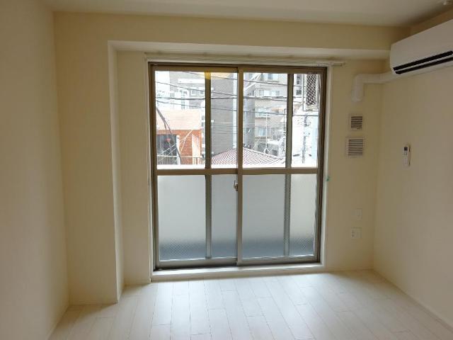 居室・リビング　室内