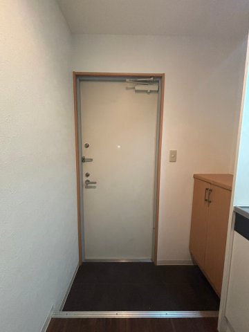 玄関　収納もある玄関です