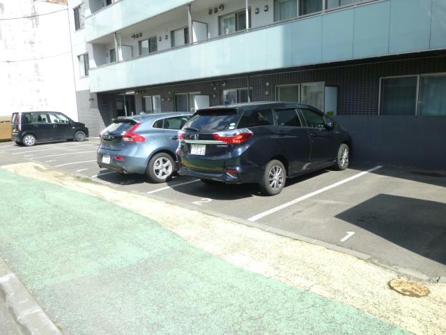 駐車場　駐車場
