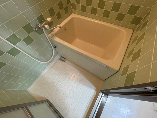 バス・シャワールーム　ゆったり浸かれる浴槽