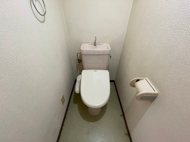 トイレ　温水洗浄便座