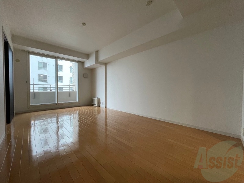 居室・リビング　広くてキレイなお部屋が広がっていて、充実した生活が送れそう。