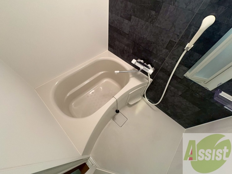 バス・シャワールーム　お風呂になります。一日の疲れを癒してくださいね。