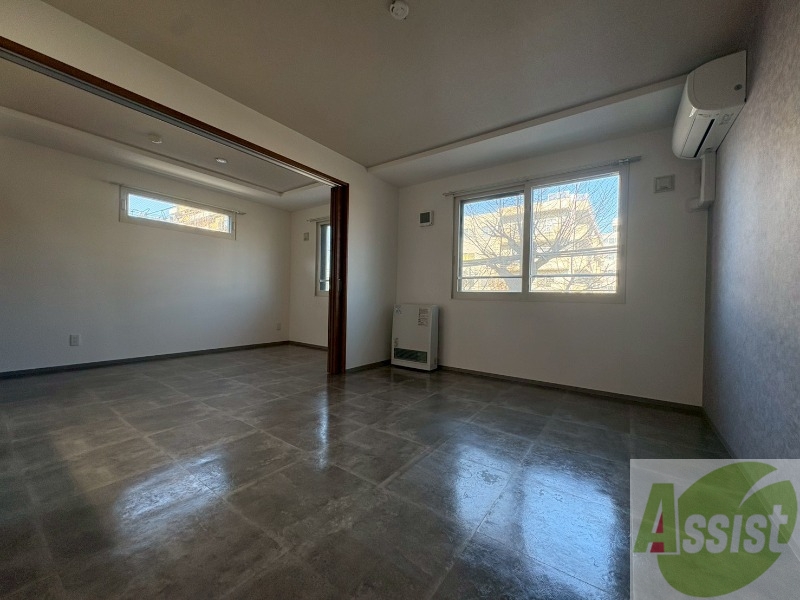 居室・リビング　広々としたリビングですね。使い勝手がよさそうですね！