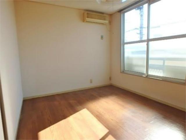 その他部屋・スペース　窓が南向きで明るいお部屋です