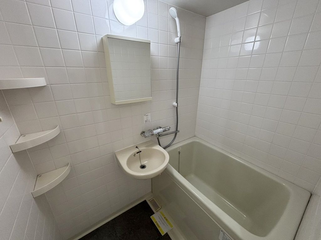 バス・シャワールーム　バス