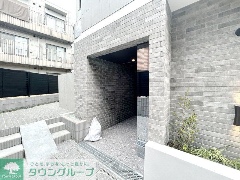 エントランス　部屋探しは株式会社　タウンハウジング　までお気軽にお問合せ…