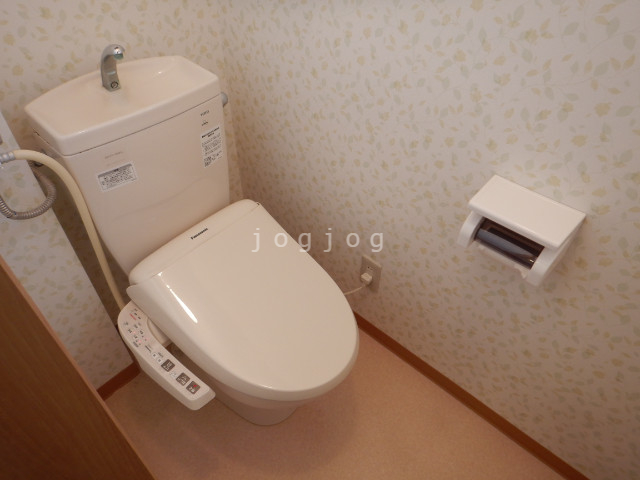 トイレ　小窓もある、お手洗い★