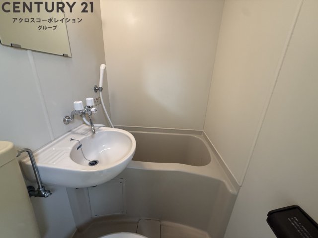 バス・シャワールーム　シンプルで機能的なユニットバス！