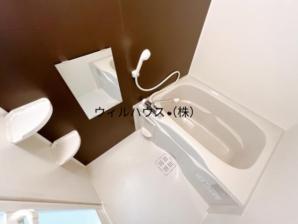 バス・シャワールーム　浴室乾燥機付き！