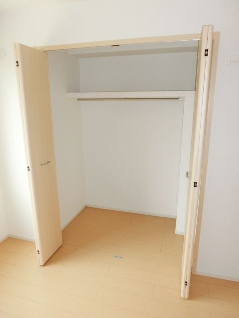 収納　洋室のクローゼットは広々としてます。