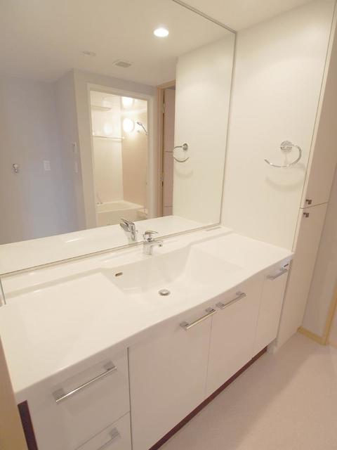 洗面設備　※写真は同タイプ住戸です。