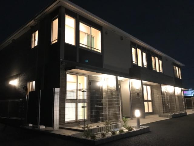 建物外観　外観写真（夜）