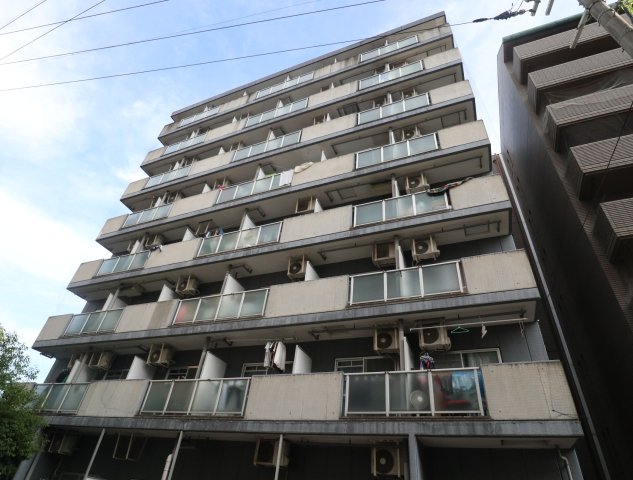 建物外観　ちょっとした収納スペースも充実しています