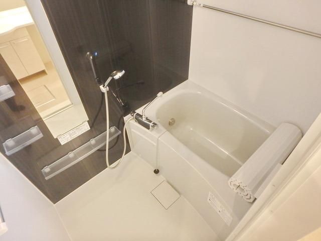 バス・シャワールーム　★追炊き・浴室乾燥付きバス★