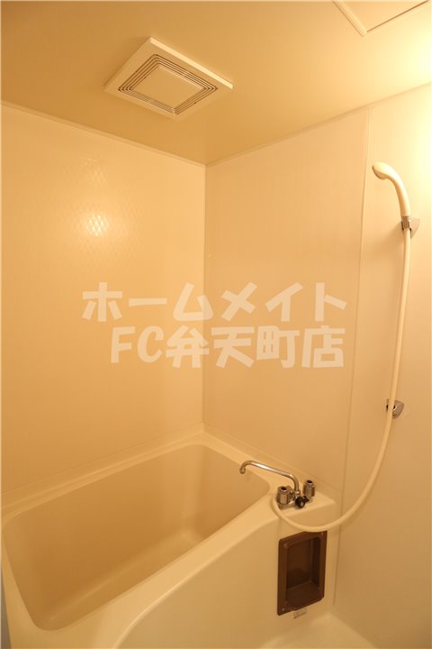 バス・シャワールーム　お風呂で日々の疲れを落としましょう