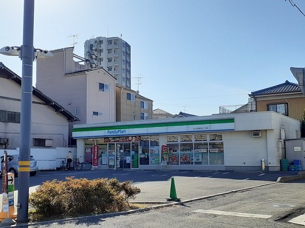 その他　ファミマさいたま櫛引町1丁目店まで350m