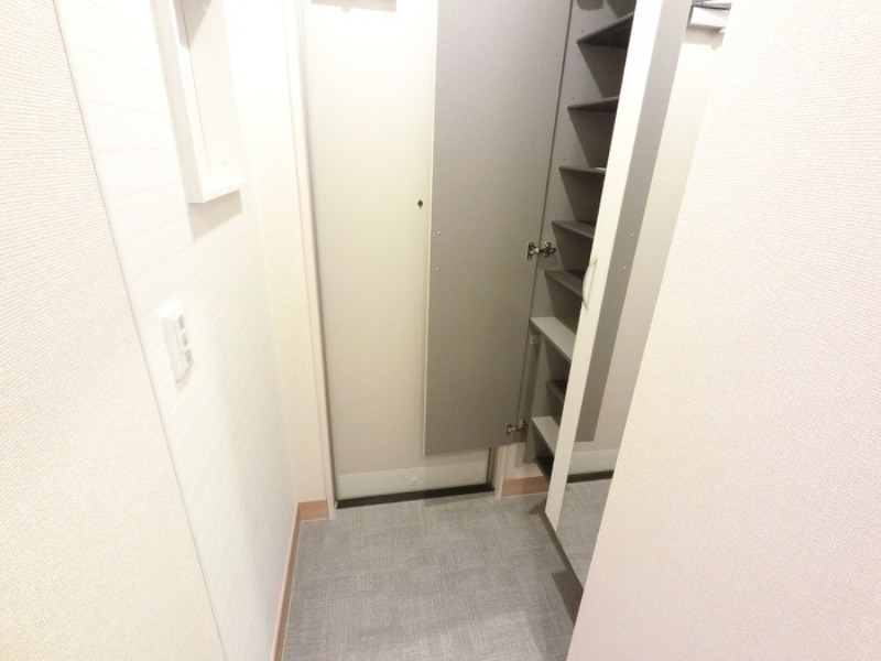 玄関　図面と現状に相違がある場合には現状を優先