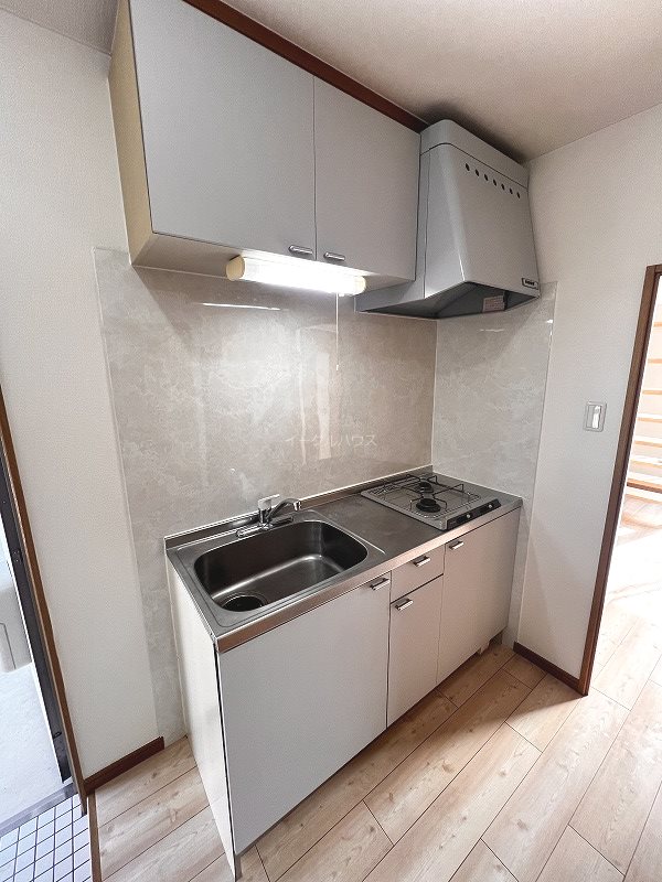 キッチン　退去予定のため別部屋写真使用