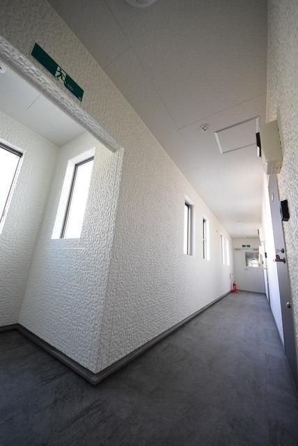 その他　雨に濡れない内廊下の造りです