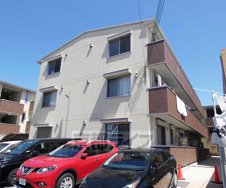 建物外観　大通りにも出やすい好立地！