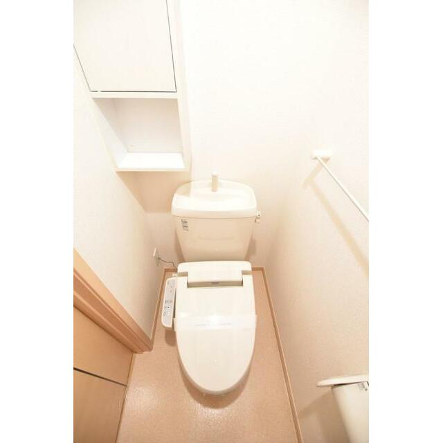 トイレ　こちらの物件はMODE不動産なら割引対象の１部屋です。