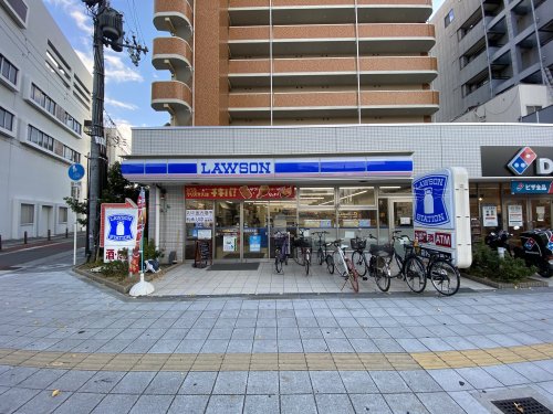コンビニ　ローソン 港区三先一丁目店（コンビニ）まで1m