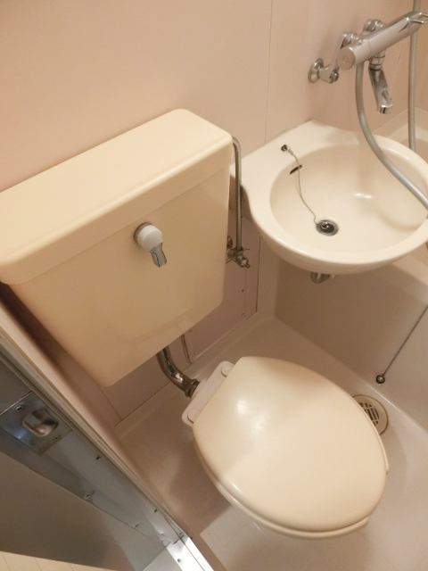 トイレ　201号室の写真です。