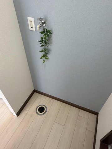 その他　清潔感のある洗濯機置き場兼脱衣所です！