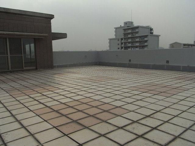 バルコニー　広いルーフバルコニー