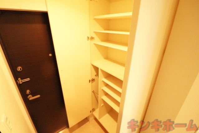 玄関　写真は別のお部屋です。※現況を優先します