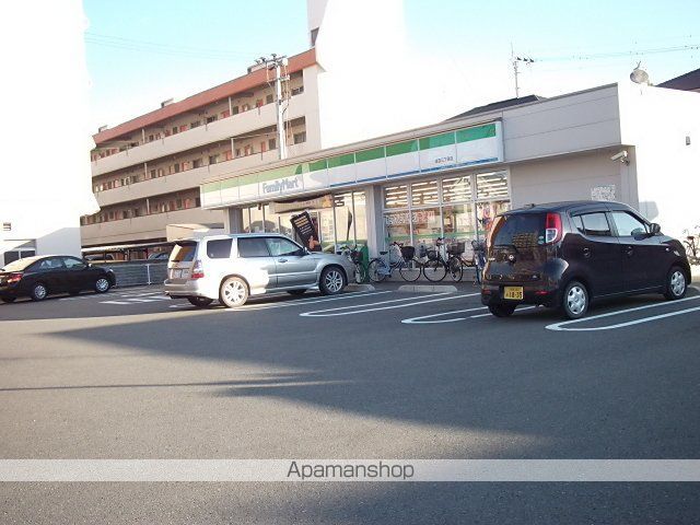 コンビニ　ファミリーマート（コンビニ）まで1486m