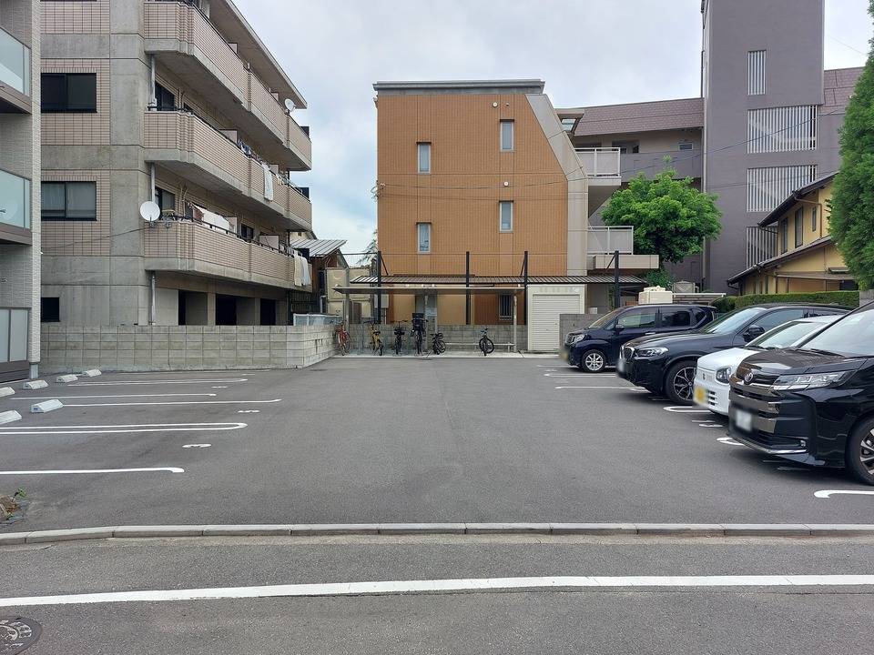 駐車場　駐車場