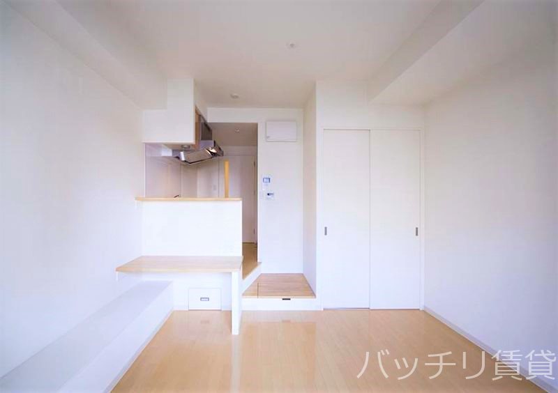 居室・リビング　画像は別部屋の為イメージ、現状優先致します