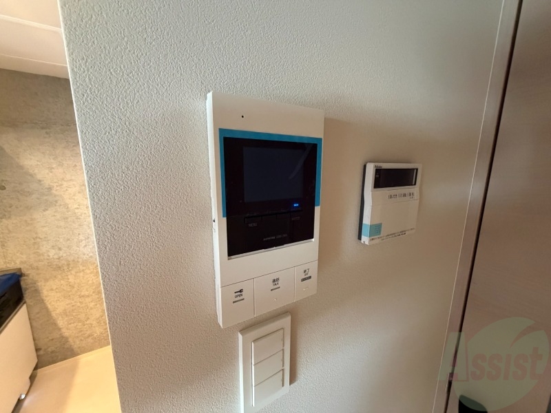 セキュリティ　ＴＶモニター付インターホンです。来客者の顔が見えるので安心！