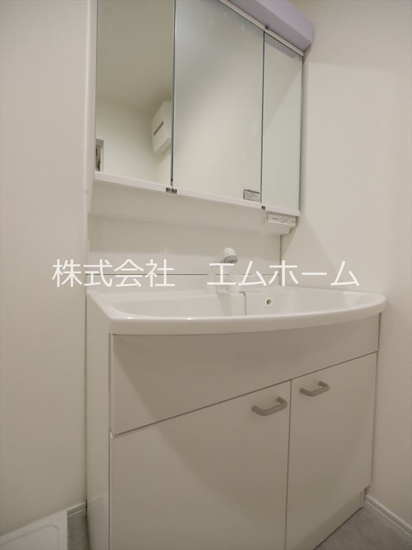 洗面設備　独立洗面台（シャンプードレッサー付）