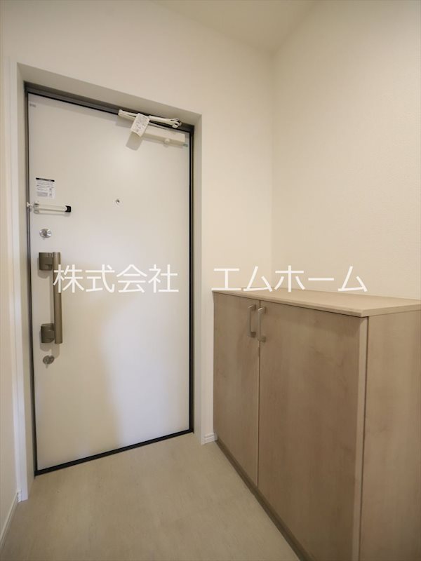 玄関　玄関　シューズボックス付