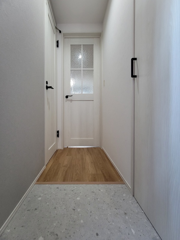 玄関　Louis Apartment 武庫川