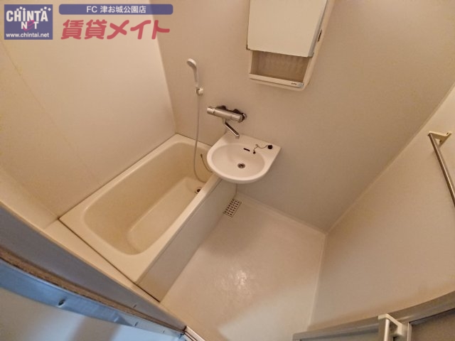 バス・シャワールーム　同物件別室の画像です