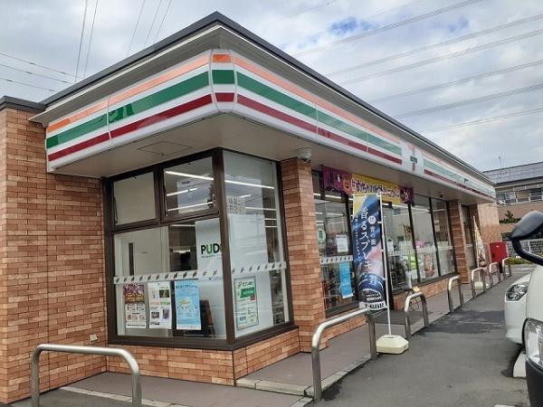 コンビニ　セブンイレブン杉戸内田4丁目店（コンビニ）まで241m
