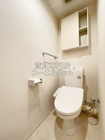 トイレ　温水洗浄便座付き
