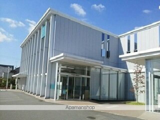 銀行　伊予銀行森松支店様（銀行）まで350m