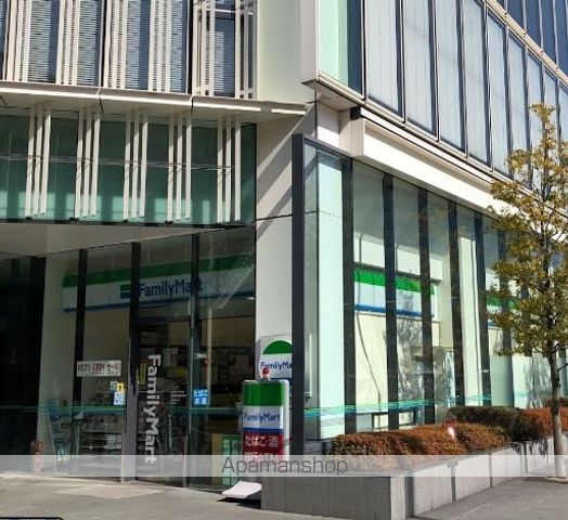 コンビニ　ファミリーマート（コンビニ）まで263m