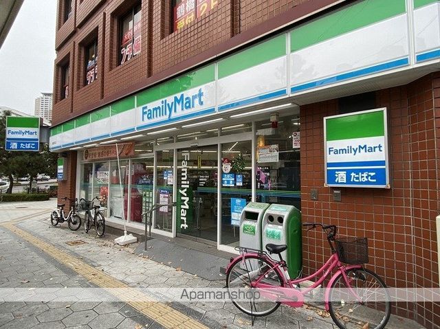 コンビニ　ファミリーマート（コンビニ）まで176m