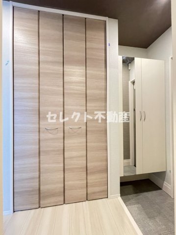 玄関　【エクスプレス新八代 A棟】