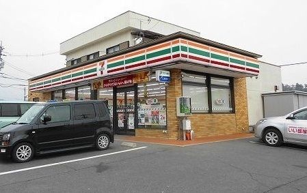 コンビニ　セブンイレブン（コンビニ）まで450m