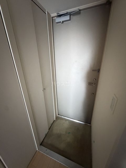 エスティメゾン八潮の玄関写真
