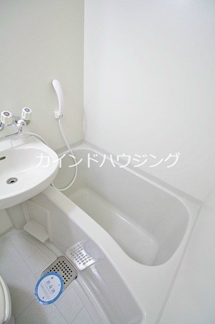 バス・シャワールーム　広々浴室