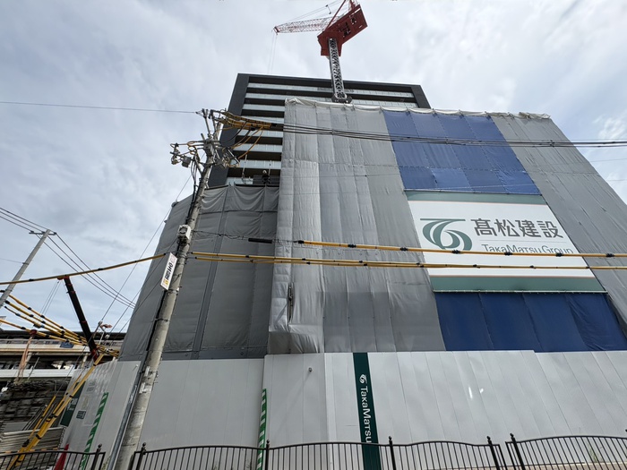 建物外観　建築中